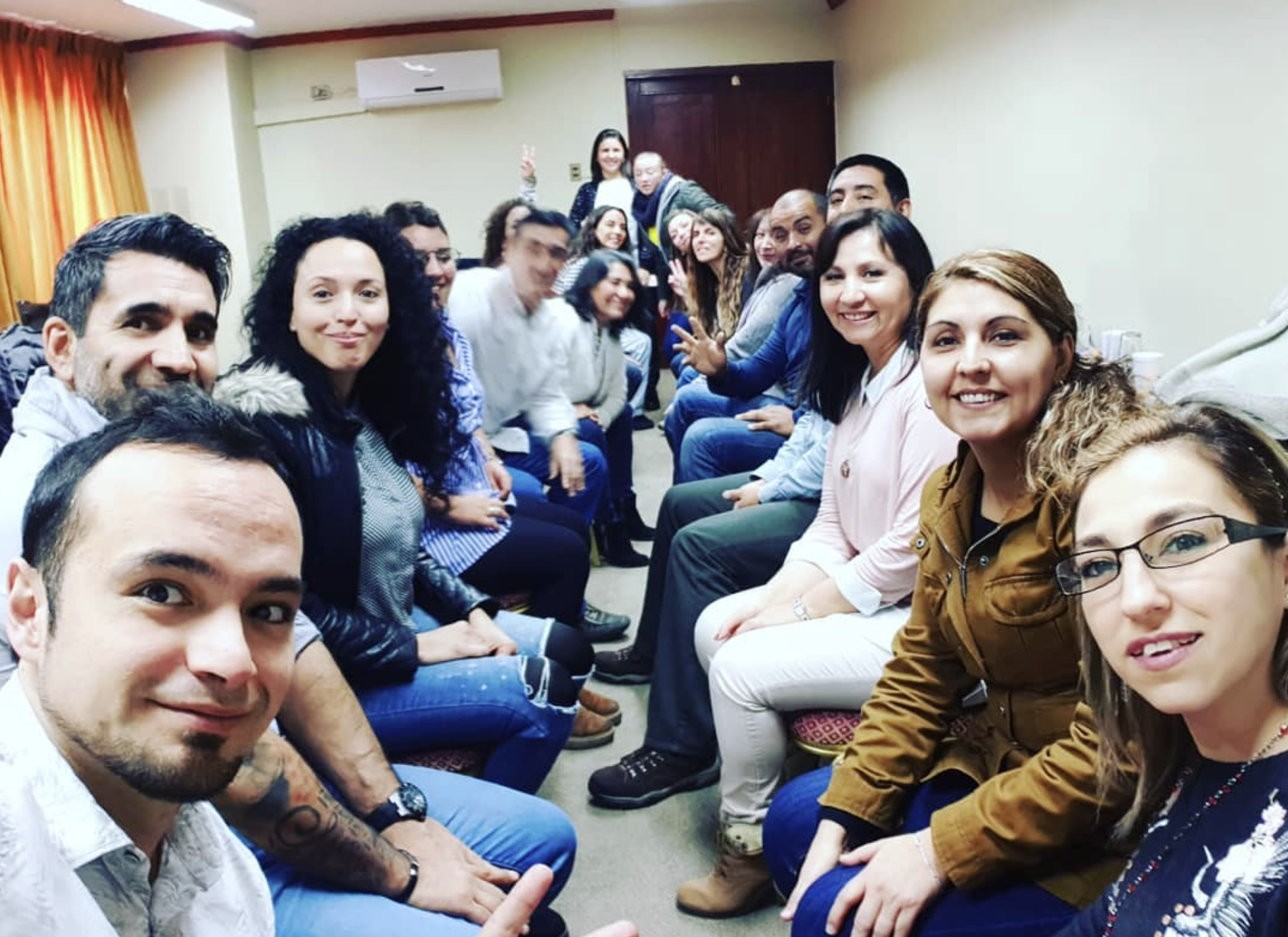 Taller grupal de ThetaHealing dirigido por Ariel Alarcón